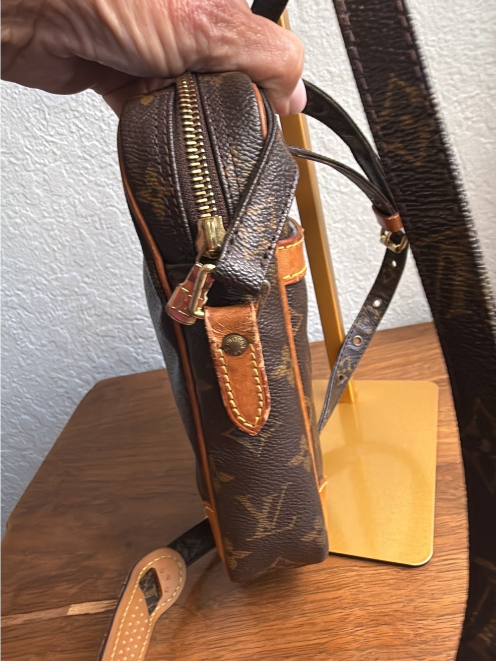Louis Vuitton Monogram canvas Danube Crossbody Bag Vintage and authenticated - Picture 6 of 17
